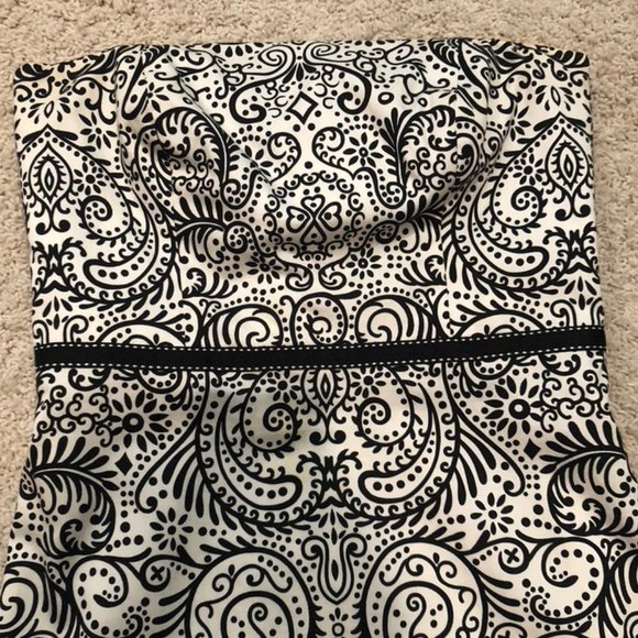 Elegant Strapless Black and White Dress - Picture 2 of 5